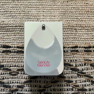 Beauty blender foundation